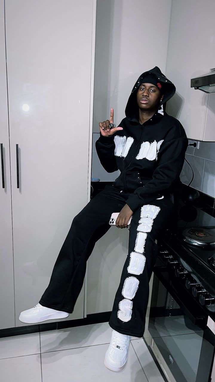 BLACK W3IRDOS HOODIE - Image 2